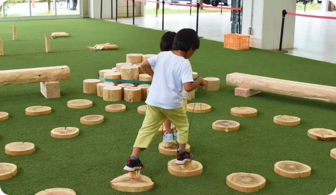木の遊び広場の写真