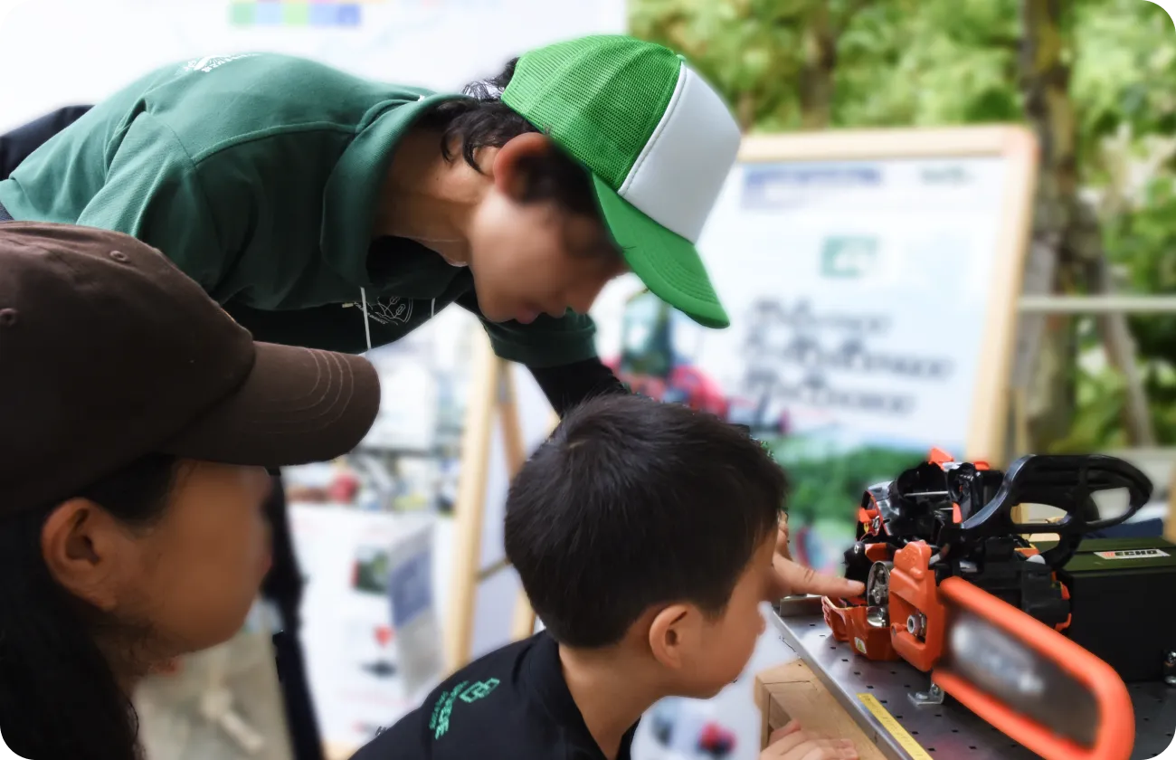 チェンソーの展示・体験写真